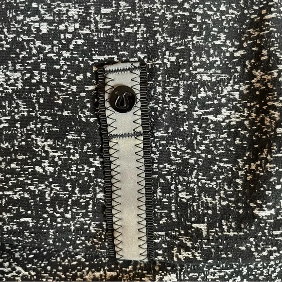 Lululemon vinyasa wrap scarf shawl 7502 - Picture 4 of 5